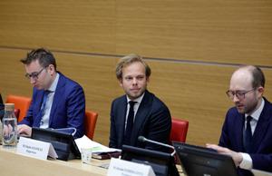 Le député UDR Charles Alloncle, rapporteur de la Commission d’enquête sur l’audiovisuel public, assiste à l’audition de la PDG de France Télévisions et du secrétaire général du groupe devant la commission d’enquête sur la neutralité, le fonctionnement et le financement de l’audiovisuel public, à l’Assemblée nationale, le 8 avril 2026.