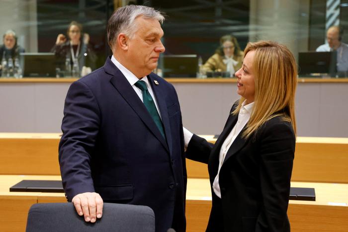 Viktor Orban Giorgia Meloni AFP
