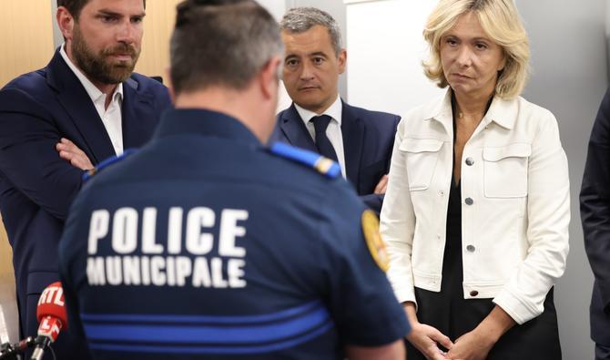 Valérie Pécresse et un policier municipal : "Bon ben pour ces gilets par-balles, ça va pas être possible finalement..."