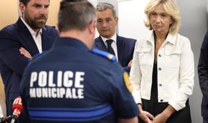 Valérie Pécresse et un policier municipal : "Bon ben pour ces gilets par-balles, ça va pas être possible finalement..."