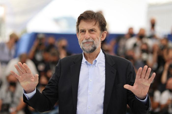 L'acteur et réalisateur italien Nanni Moretti pose lors d'un photocall pour le film « Tre Piani » (Trois étages) lors de la 74e édition du Festival de Cannes, le 12 juillet 2021.