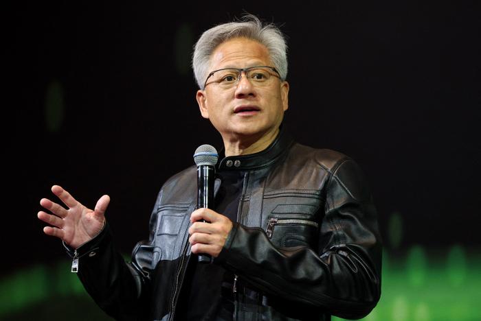 Jensen Huang, cofondateur et PDG de Nvidia Corp., s'exprime lors d'une conférence de presse à Taipei, le 21 mai 2025.