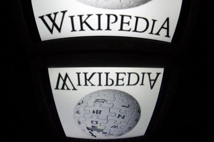 Avec ses éditions en 350 langues, ses plus de 300 millions de pages et ses dizaines de millions d’articles, Wikipédia est devenue, en vingt-quatre ans, l’un des dix sites web les plus visités au monde.