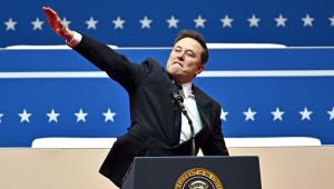 Le PDG de Tesla et SpaceX, Elon Musk, fait un geste, assimilé à un salut nazi, alors qu'il s'exprime lors d'un meeting de Donald Trump à l'intérieur de Capitol One Arena, à Washington, DC, le 20 janvier 2025