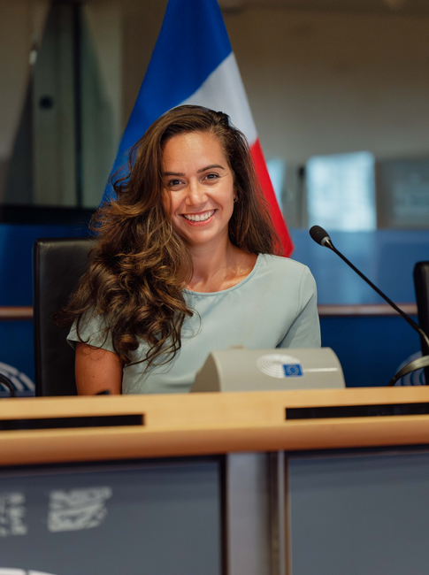 Sarah Knafo, députée européenne membre de Reconquête et de l’Europe des Nations Souveraines (ENS)