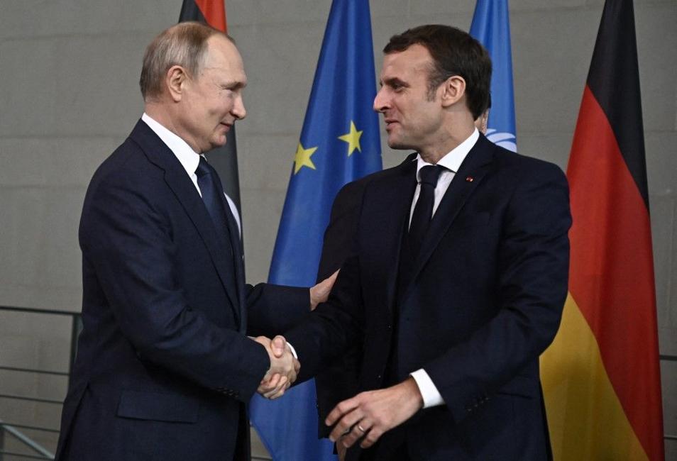 Vladimir Poutine Emmanuel Macron AFP
