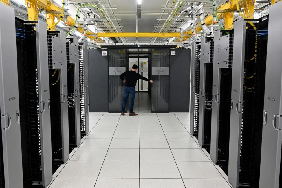 Les data centers consomment déjà l’équivalent énergétique de petits pays, et la tendance n’est pas près de ralentir.