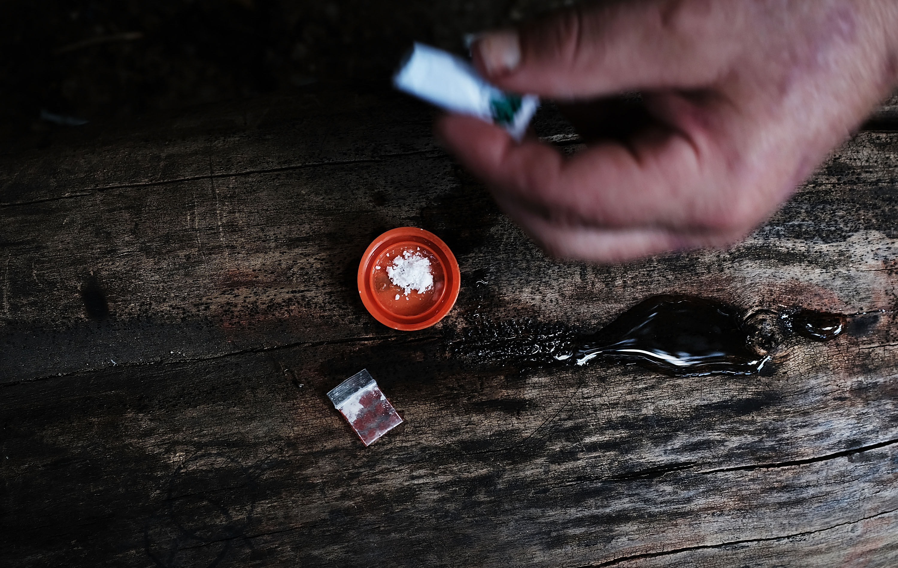 Addictions : coke en stock, les Français face au ravage de la polytoxicomanie