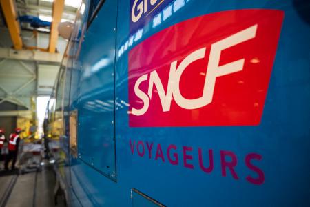 La SNCF a décidé de supprimer 71 trains Intercités qui devaient circuler de jeudi à lundi, pour « prévenir les pannes potentielles de climatisation liées aux très hautes températures ».
