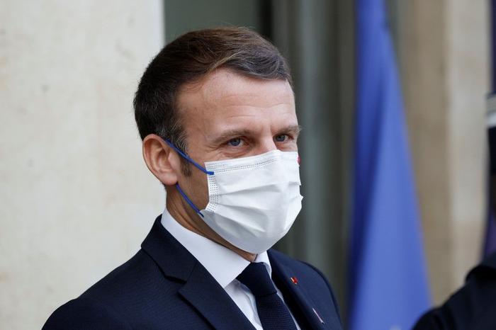 Emmanuel Macron masque AFP