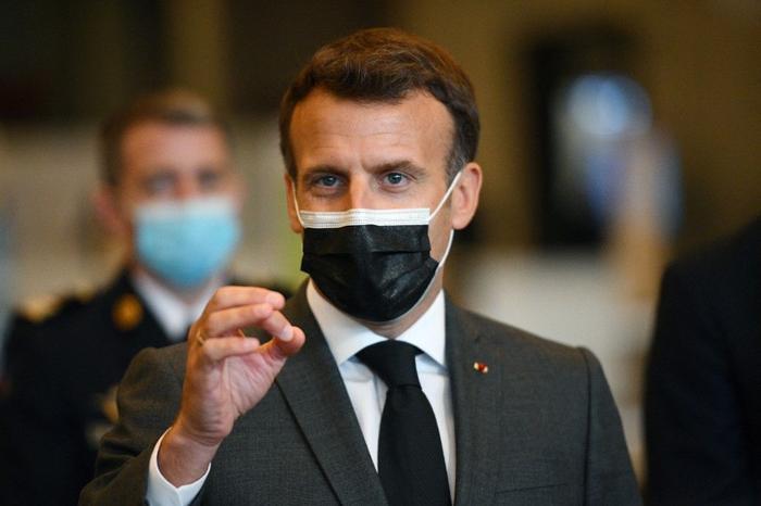 Emmanuel Macron masque AFP