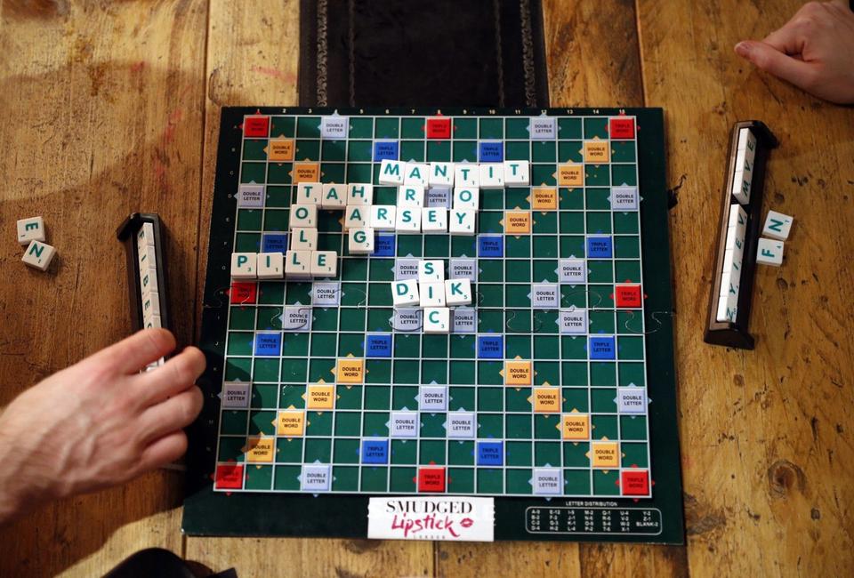 Le jeu scrabble.