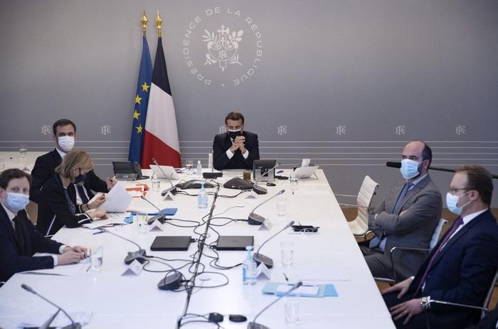 Emmanuel Macron Olivier Véran conseil de défense sanitaire AFP