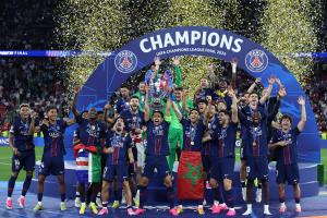 Les joueurs du PSG célèbrent leur seconde victoire en Ligue des champions le samedi 30mai 2026. 