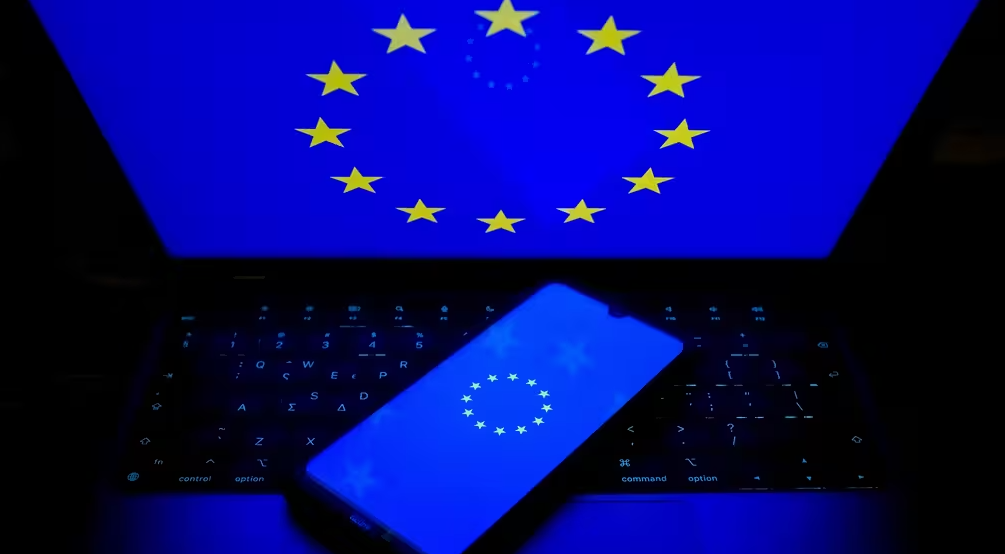 Les messageries peuvent scanner tous les messages des utilisateurs ciblés par les pays membres de l'UE, à la recherche de contenus pédocriminels.