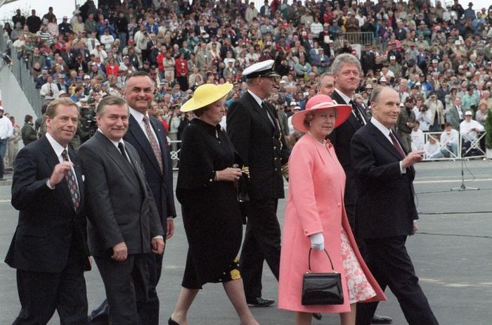 François Mitterrand Bill Clinton Elizabeth II