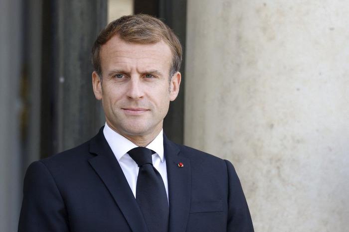 Emmanuel Macron portrait Elysée AFP