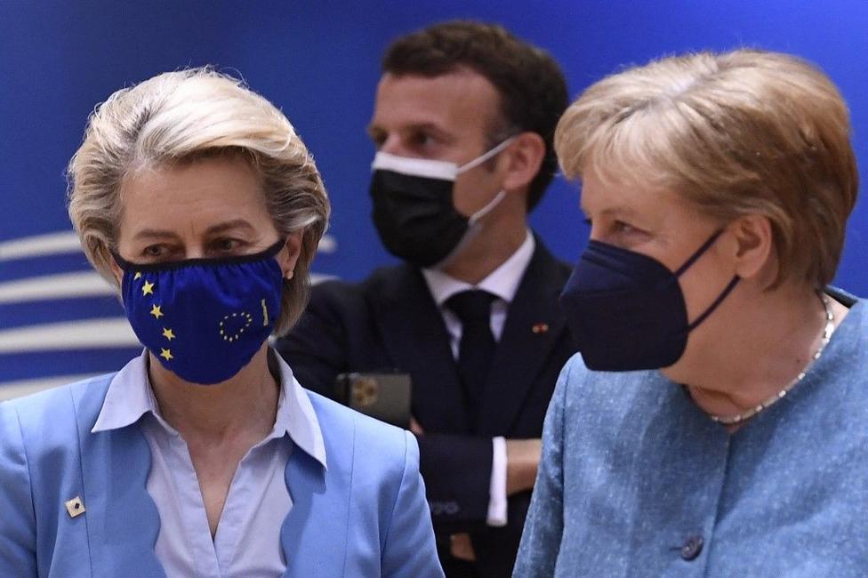 Ursula von der Leyen Angela Merkel Emmanuel Macron AFP