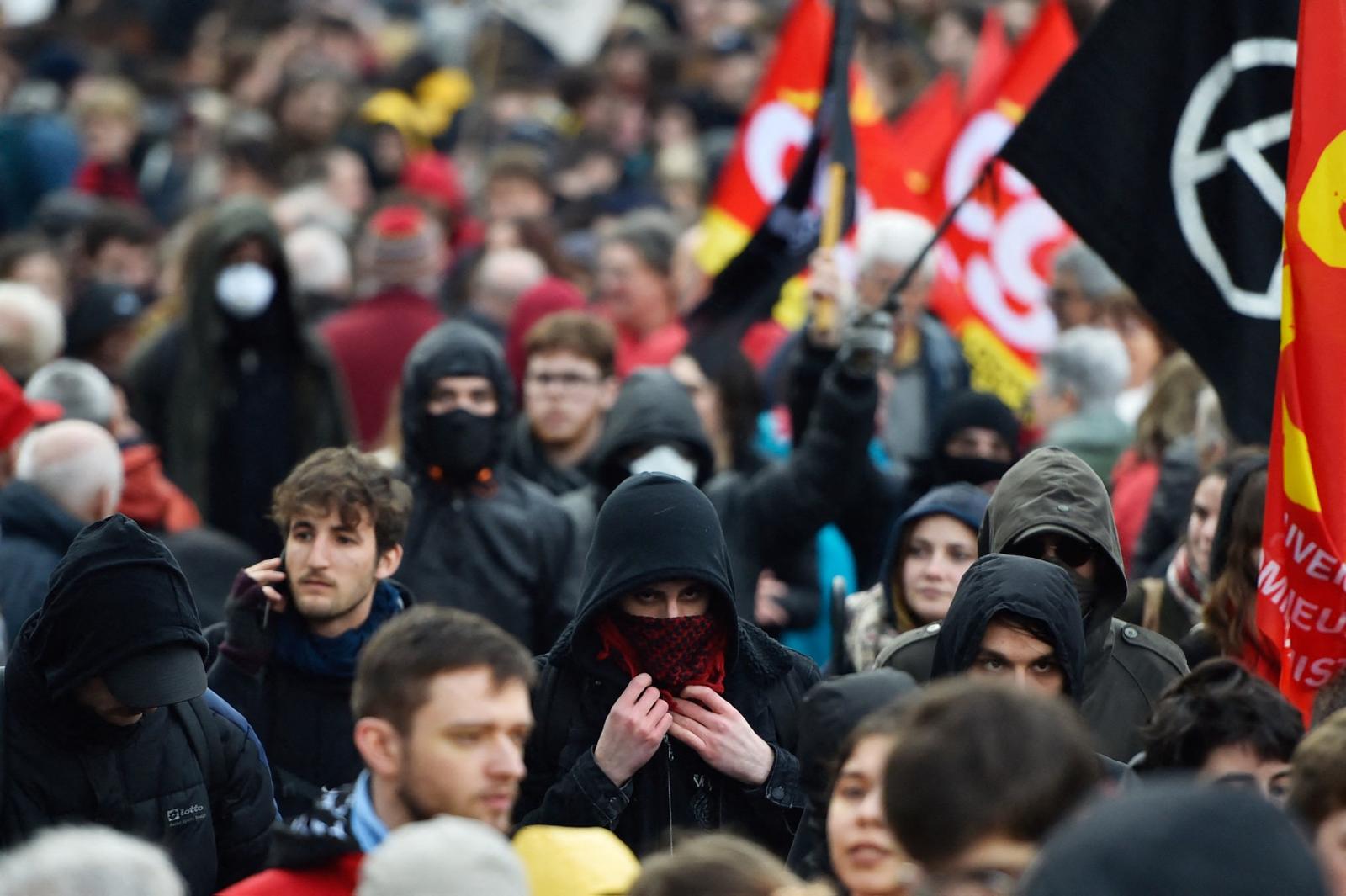 Des étudiants et militants d'extrême gauche manifestent le 15 mars 2018 à Nantes