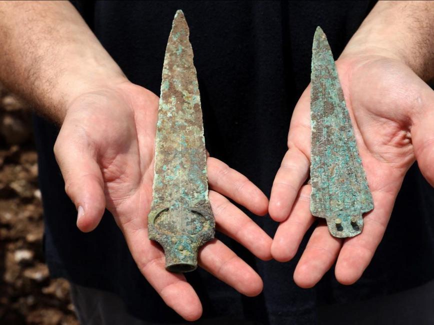 âge de bronze poignards AFP