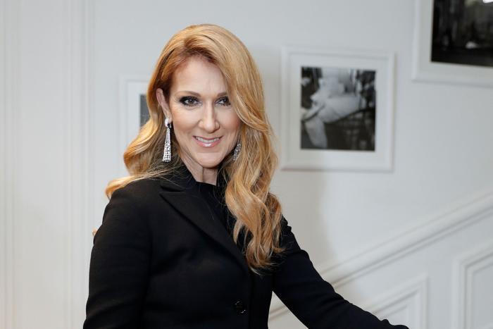 Petit à petit, Céline Dion reprend goût à la vie.