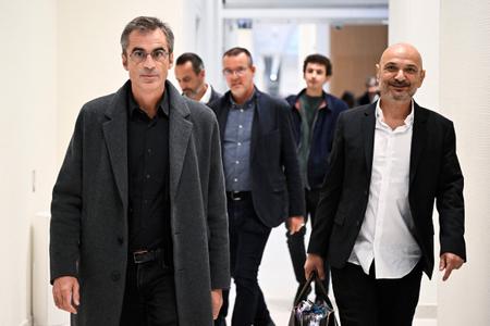 Raphaël Enthoven et Richard Malka, son avocat, à leur arrivée au tribunal : "Ils sont déjà là, les antisémites, ou on est les premiers ?"
