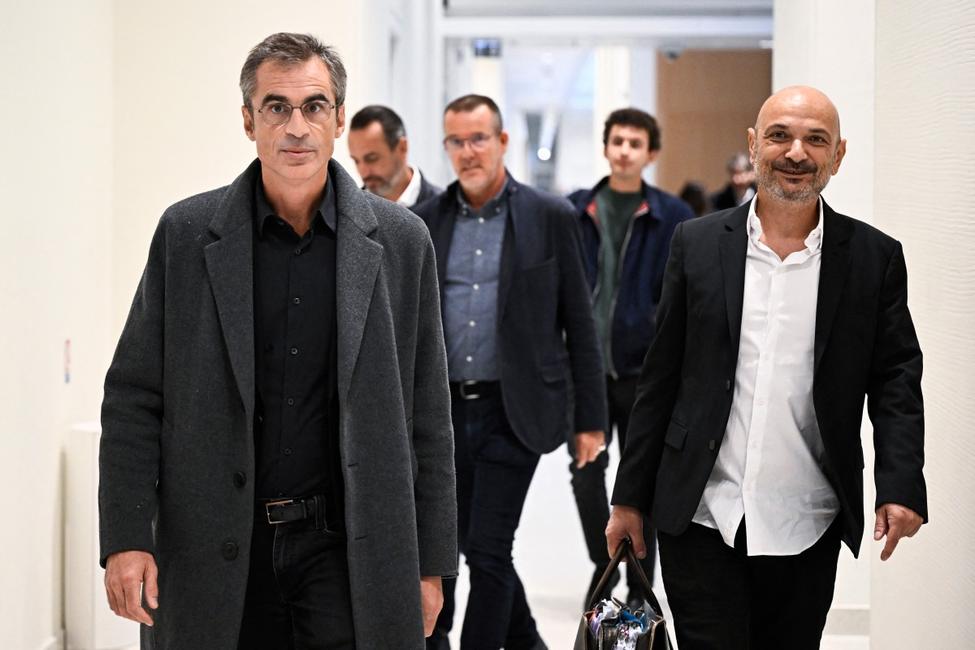 Raphaël Enthoven et Richard Malka, son avocat, à leur arrivée au tribunal : "Ils sont déjà là, les antisémites, ou on est les premiers ?"