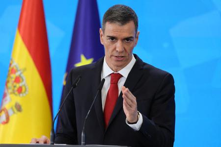 Le Premier ministre espagnol Pedro Sanchez lors d'une conférence de presse au palais de la Moncloa à Madrid, le 15 décembre 2025.