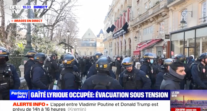 Les forces de l’ordre ont terminé l’évacuation de la Gaîté lyrique ce mardi
