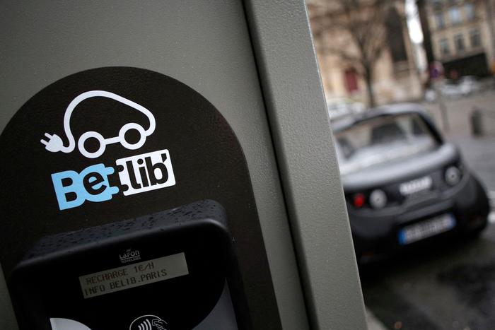 Belib' est le réseau public parisien de bornes de recharge pour véhicules électriques