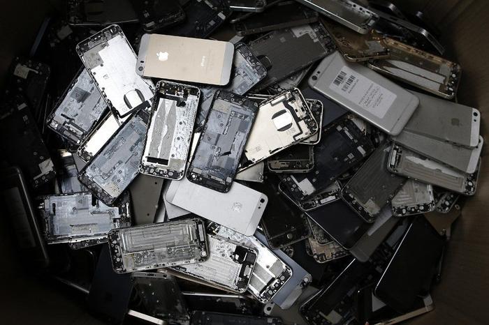 téléphone portable smartphone recyclage AFP