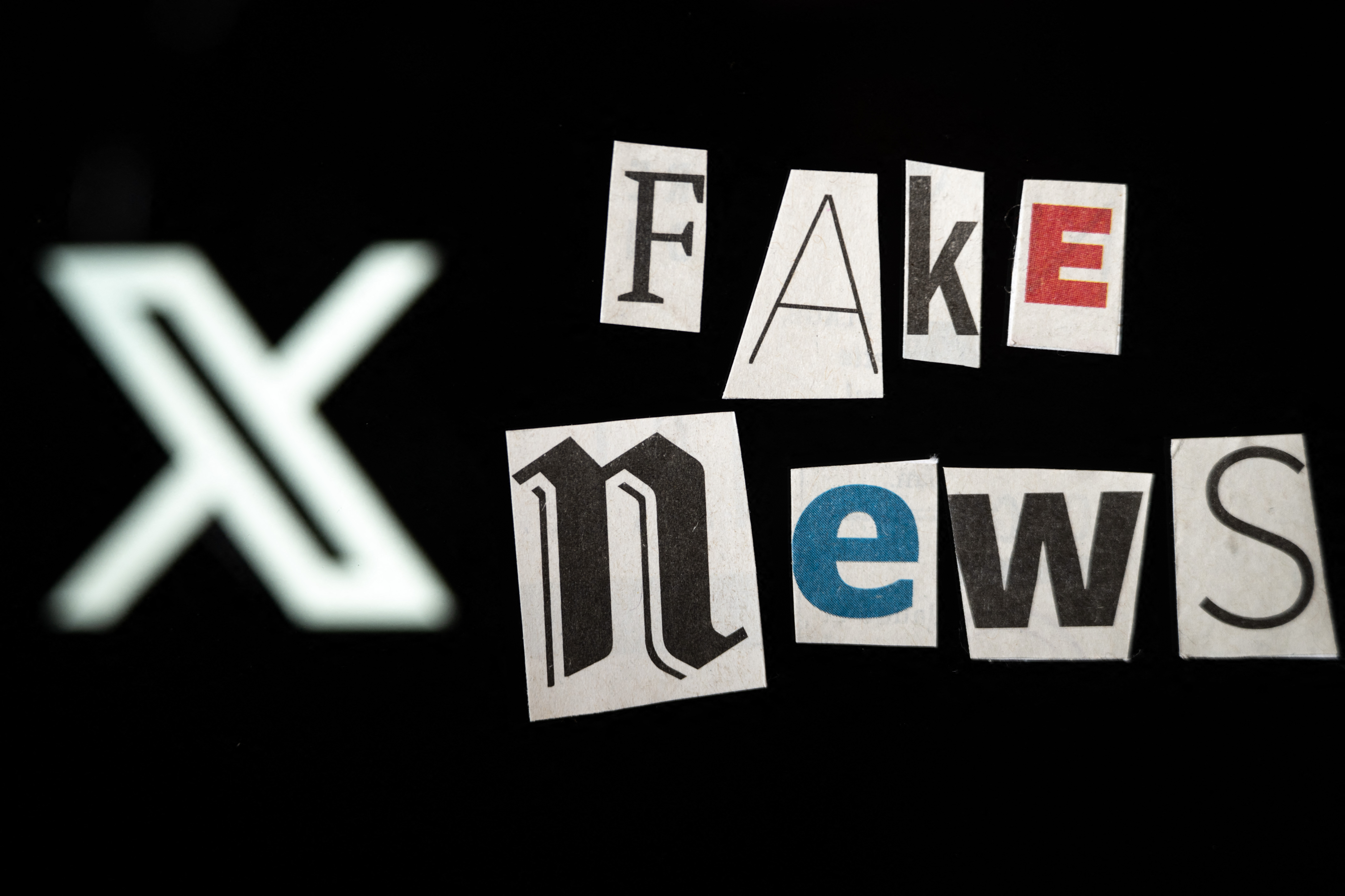 Des nuées de bots dotés d'intelligence artificielle influencent les croyances des citoyens, menaçant ainsi la démocratie