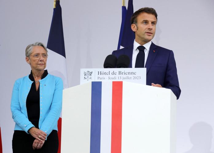 Emmanuel Macron Elisabeth Borne AFP