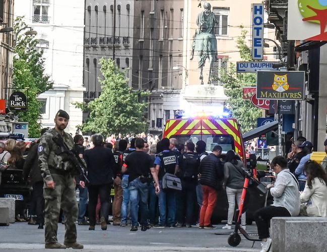 La rue Victor-Hugo à Lyon (Rhône), après un attentat à la bombe le 24 mai 2019.
