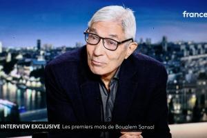 Boualem Sansal lors d'une interview diffusée au journal télévisé de France 2, à Paris, le 23 novembre 2025.