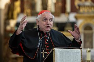 Mgr Jean-Marc Aveline prononce un discours lors de la cérémonie d'ouverture de l'exposition « Trésors d'Arménie 1512-1828 » à la basilique Notre-Dame de la Garde à Marseille, le 5 décembre 2025.