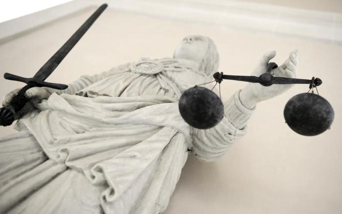 Selon une enquête de l’Institut Vérian, 62 % des Français n’ont pas confiance dans la justice et 78 % estiment que cette institution n'est pas assez sévère.