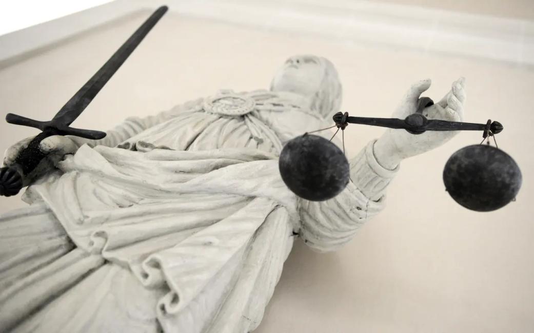 Selon une enquête de l’Institut Vérian, 62 % des Français n’ont pas confiance dans la justice et 78 % estiment que cette institution n'est pas assez sévère.