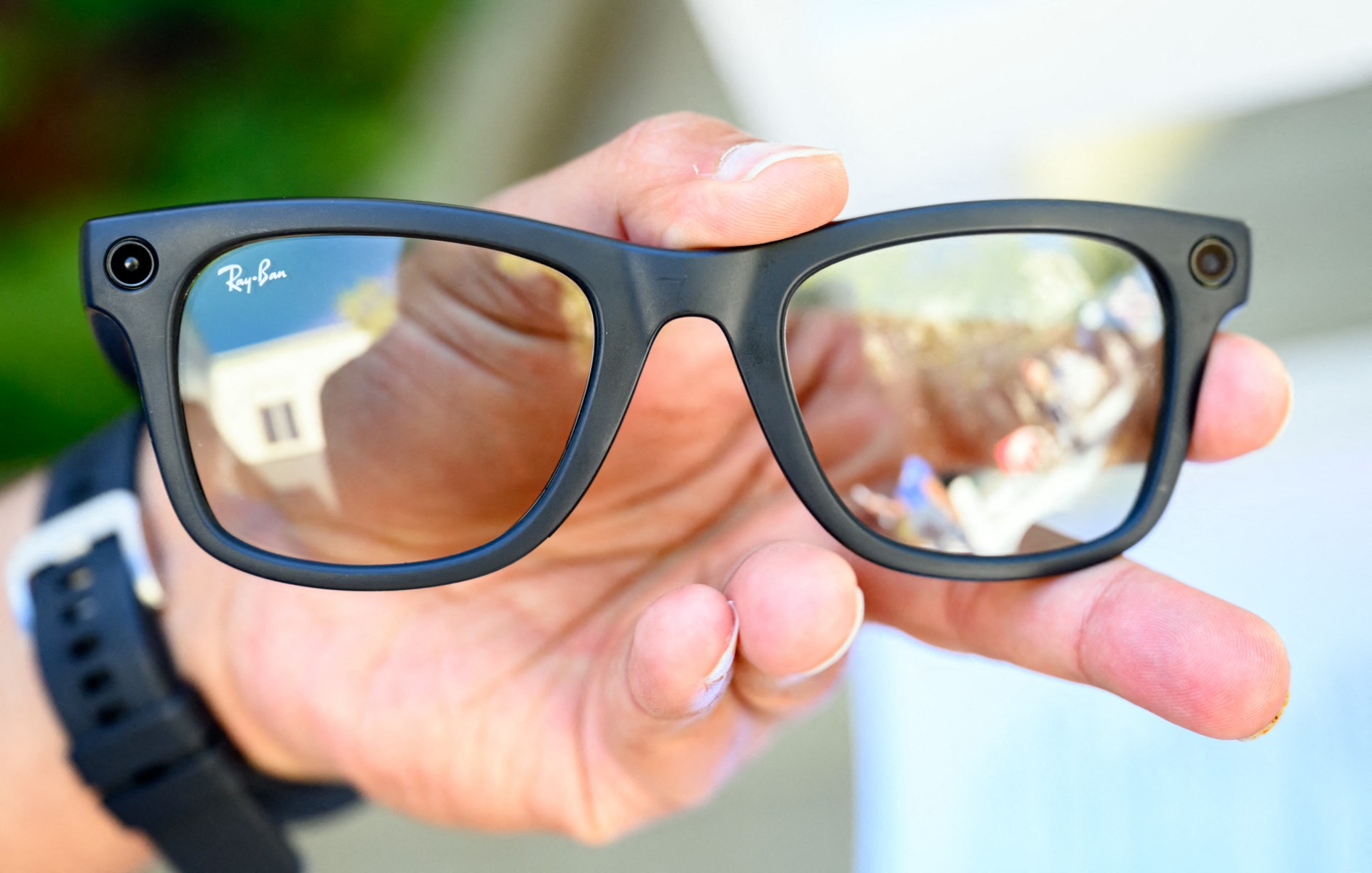Ray-Ban Meta : envie de savoir si des lunettes connectées vous filment à votre insu ? Une appli peut vous alerter