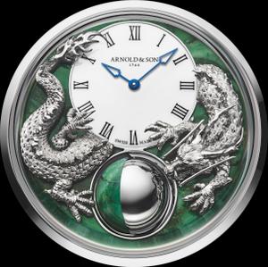 Sans ailes, mais avec cinq griffes et des moustaches (Arnold & Son)…