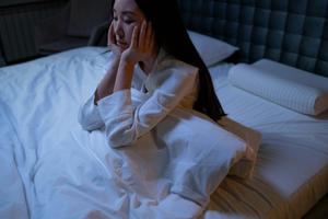 Nombreuses sont les personnes qui se réveillent à peu près à la même heure chaque nuit et qui commencent à se demander si leur sommeil est perturbé.