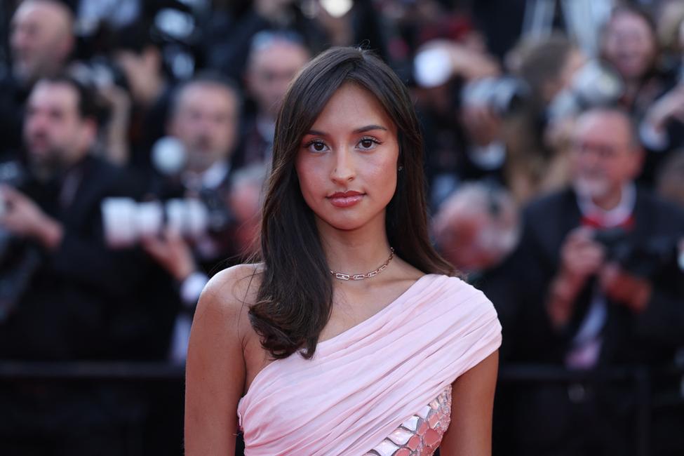 Alexandra Saint Mleux.