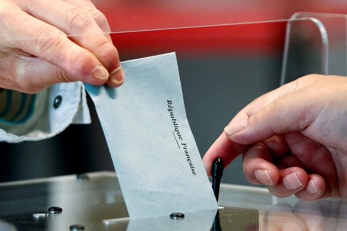 vote bulletin urne AFP