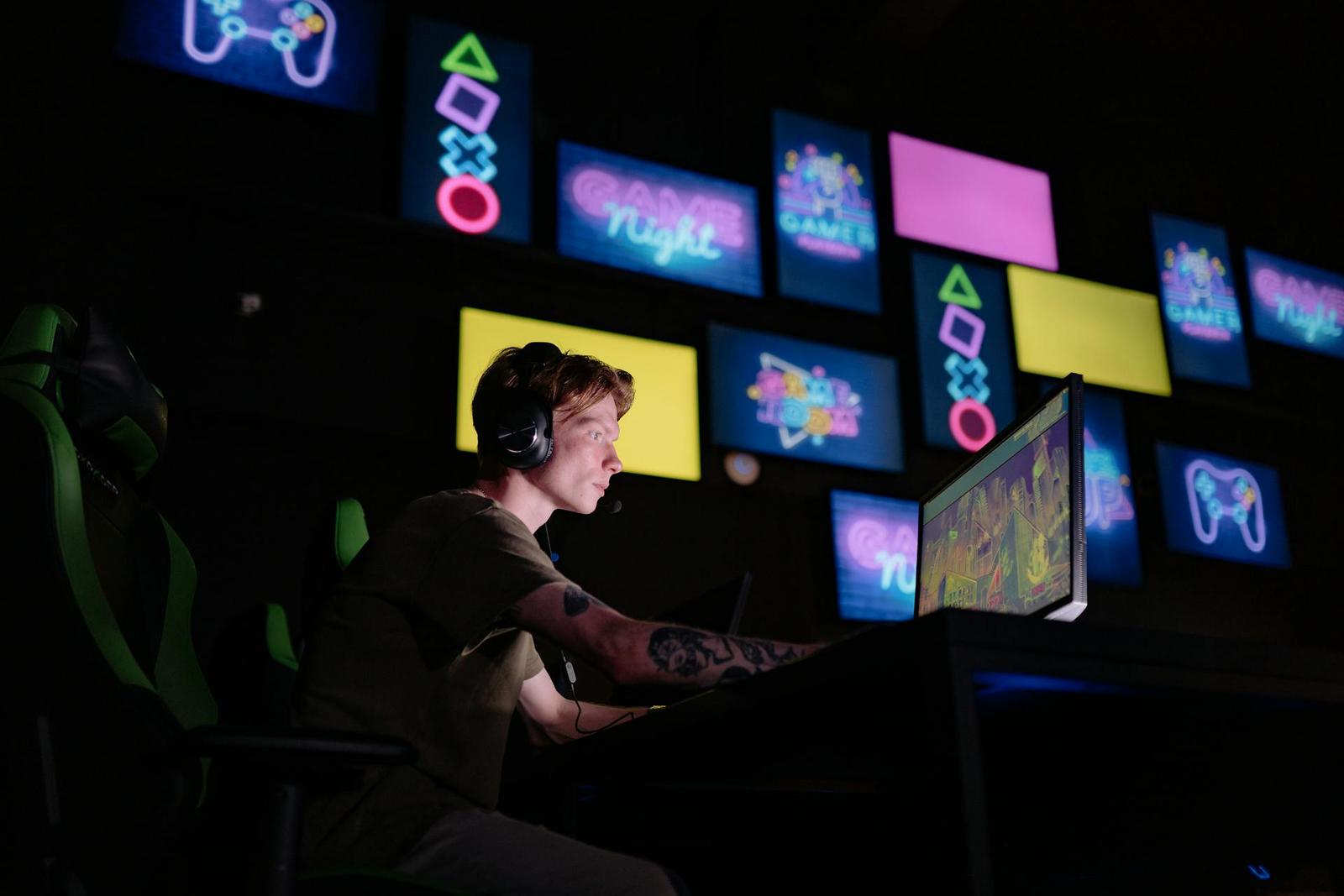 De nombreuses études ont été menées dans les années 90 et 2000, période où l'on accusait souvent les jeux vidéo d'exacerber la violence.