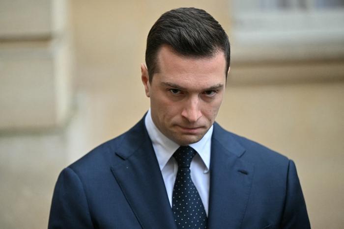 Jordan Bardella à l'hôtel Matignon à Paris, le 16 décembre 2024.