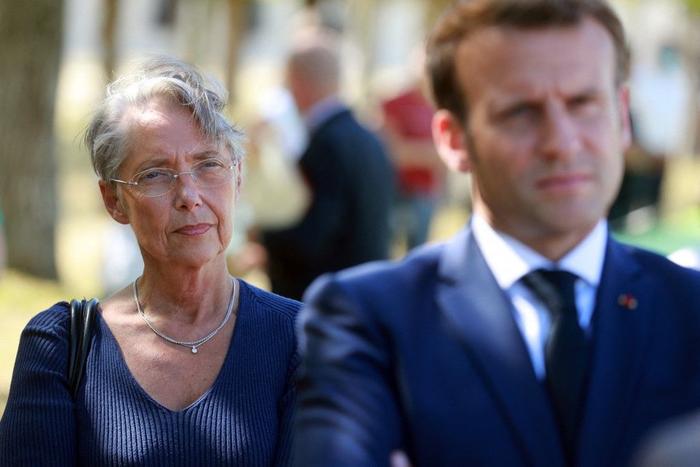 Emmanuel Macron Elisabeth Borne AFP