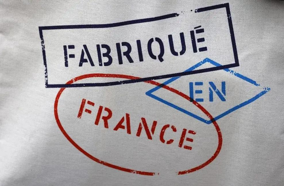 Il ne faudrait rien connaître à l’économie des monarchies du Golfe pour penser que la guerre n’allait pas percuter le business du luxe, et notamment les grandes entreprises françaises dont les boutiques occupent la plupart des espaces commerciaux.