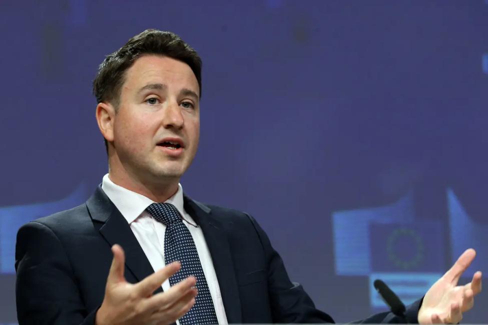 L'économiste Gabriel Zucman donne une conférence de presse à l'occasion du lancement de l'Observatoire européen de la fiscalité, le 1er juin 2021 à Bruxelles.