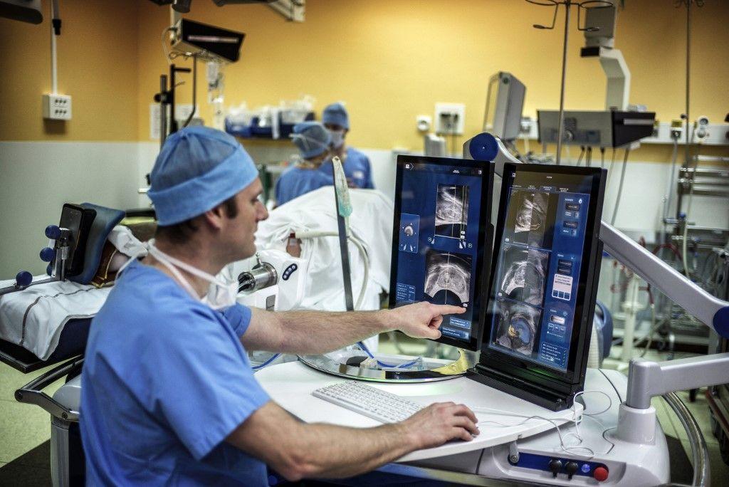 médecin cancer opération AFP