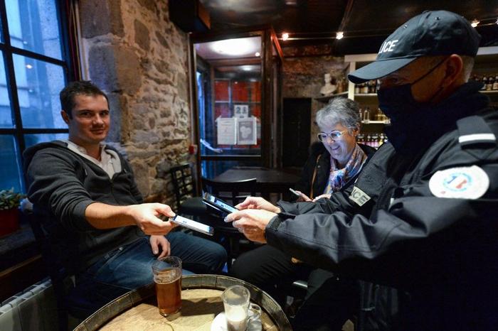 pass sanitaire contrôle AFP